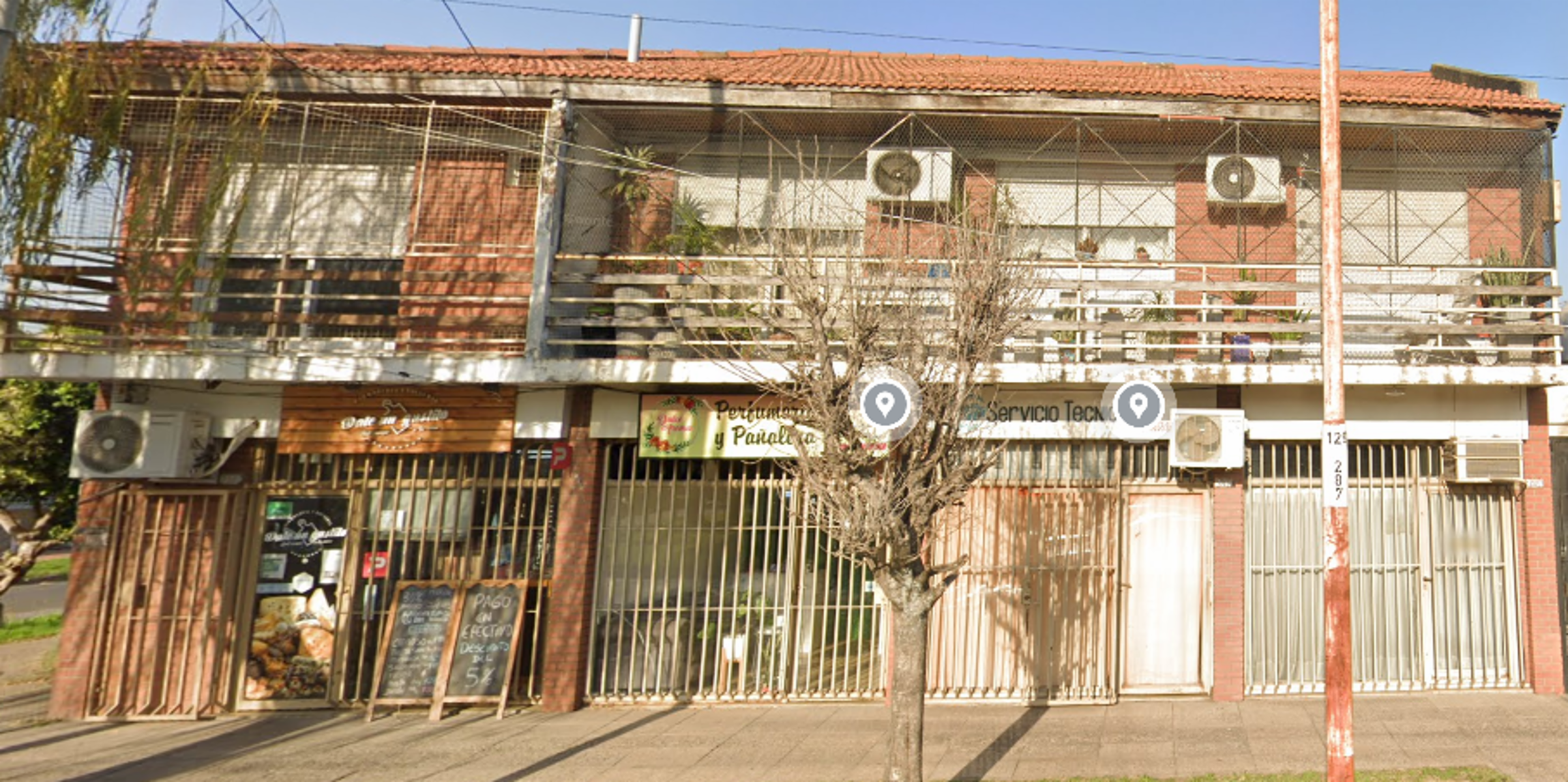 Villa Luzuriaga LOCAL COMERCIAL BUENA UBICACION