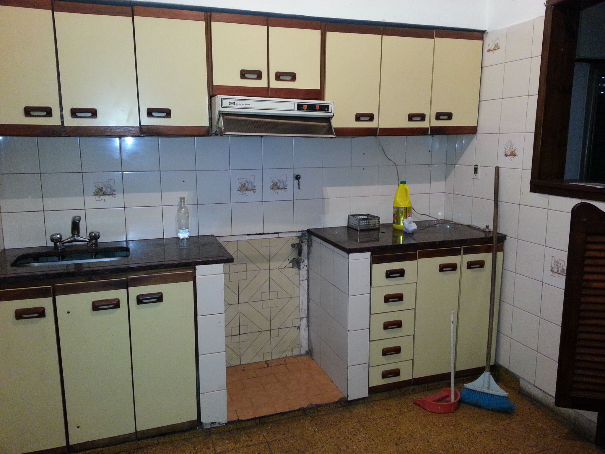 Casa 3 opción 4 amb en alquiler V. Lugano con fdo, piscina, terraza y parrilla