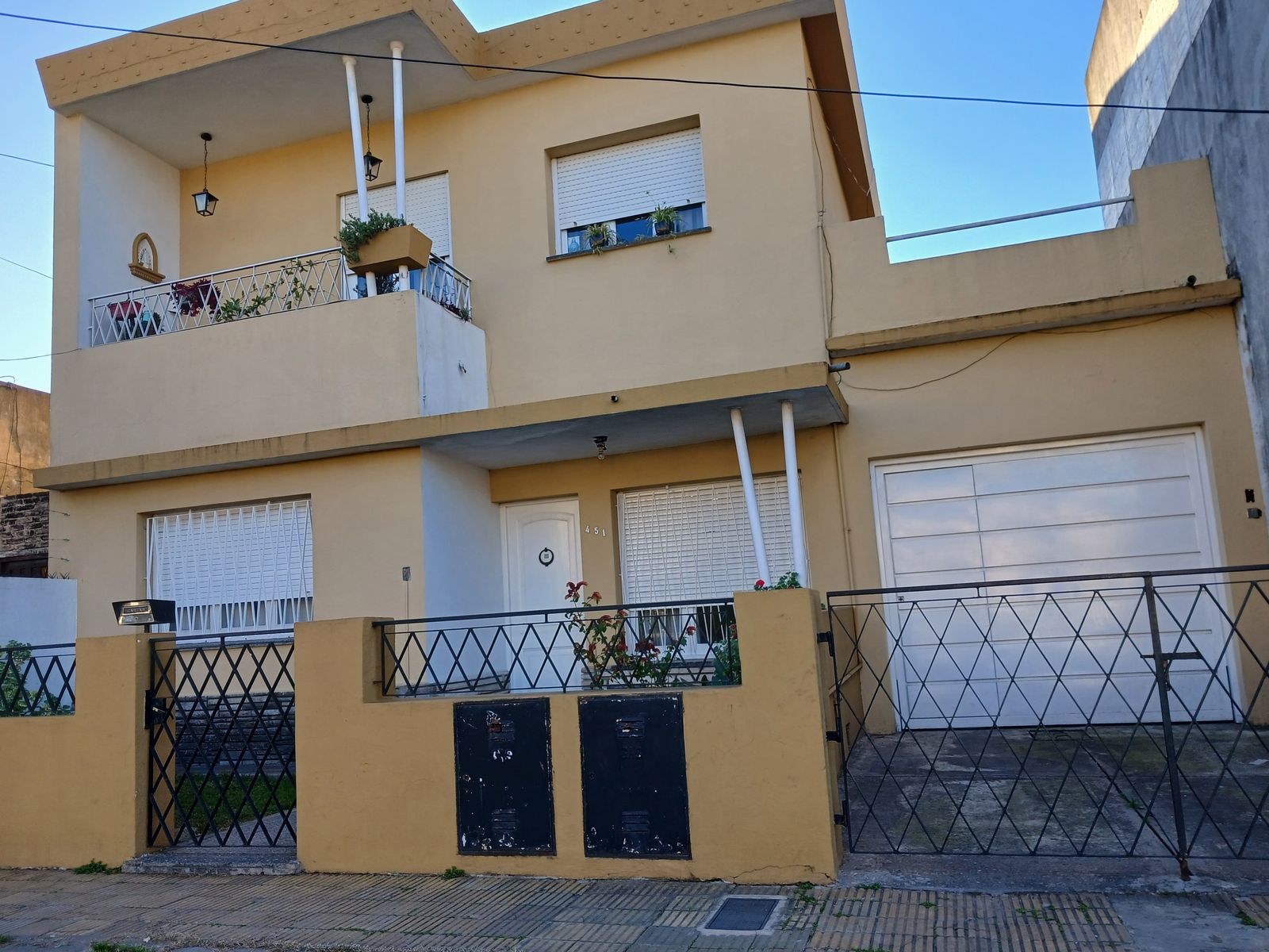 CASA 3 AMB CON JARDIN