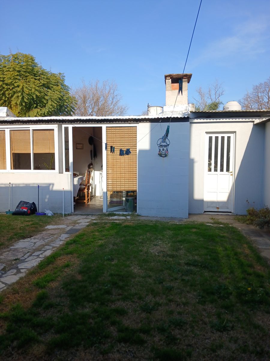 Casa 3 amb. lote propio c/quincho