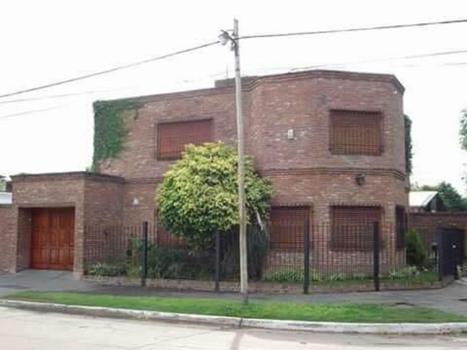 CASA 4 AMBIENTES JOSE C PAZ