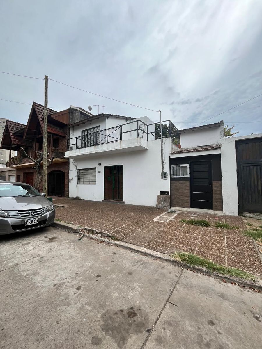 VENTA casa a 5 cuadras del centro de San Miguel 3 dormitorios mas dependencia