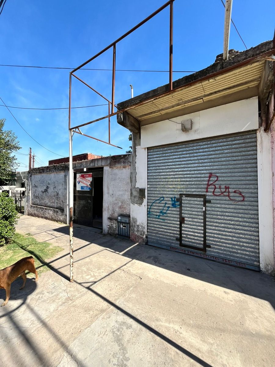 CASA mas Local sobre Calle Pasco MUCHO TRÁNSITO