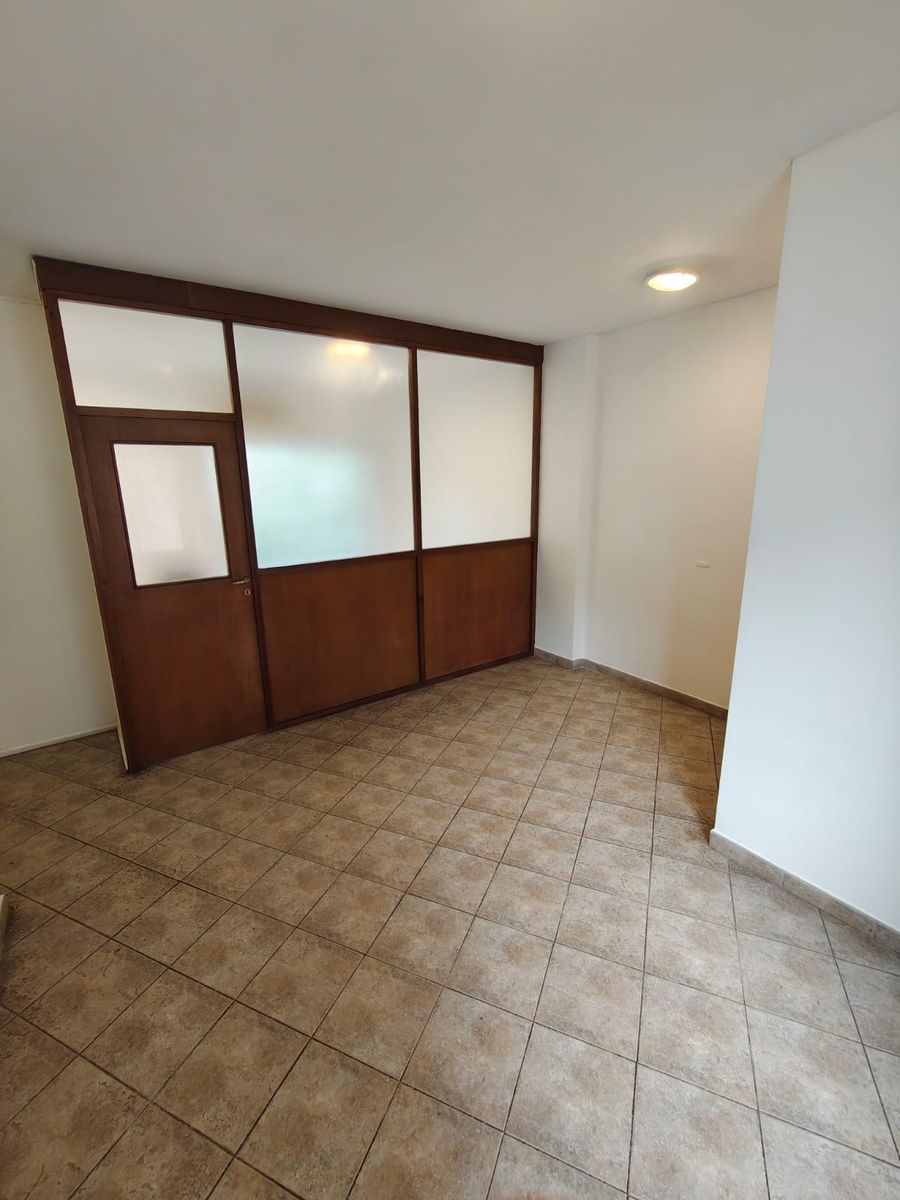 VENTA DE EXCELENTE DEPARTAMENTO Uso profesional o vivienda a 50 metros de Plaza y Estación
