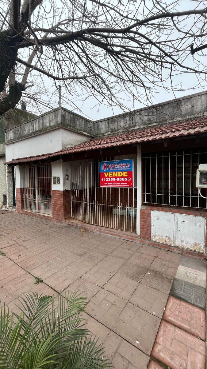 Venta casa mas departamento Interesante ubicación zona estación José C Paz