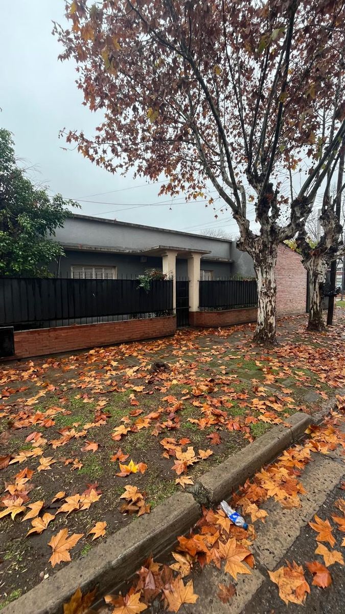 Venta de casa con 3 DORMITORIOS Sobre Tucuman al 1100, Bo Parque Mattaldi