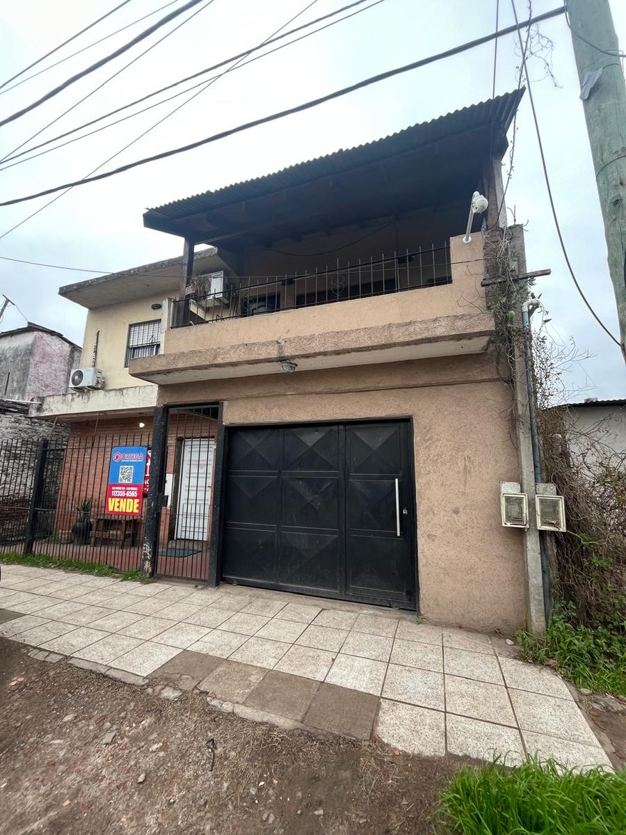Venta casa mas departamento sobre Avenida