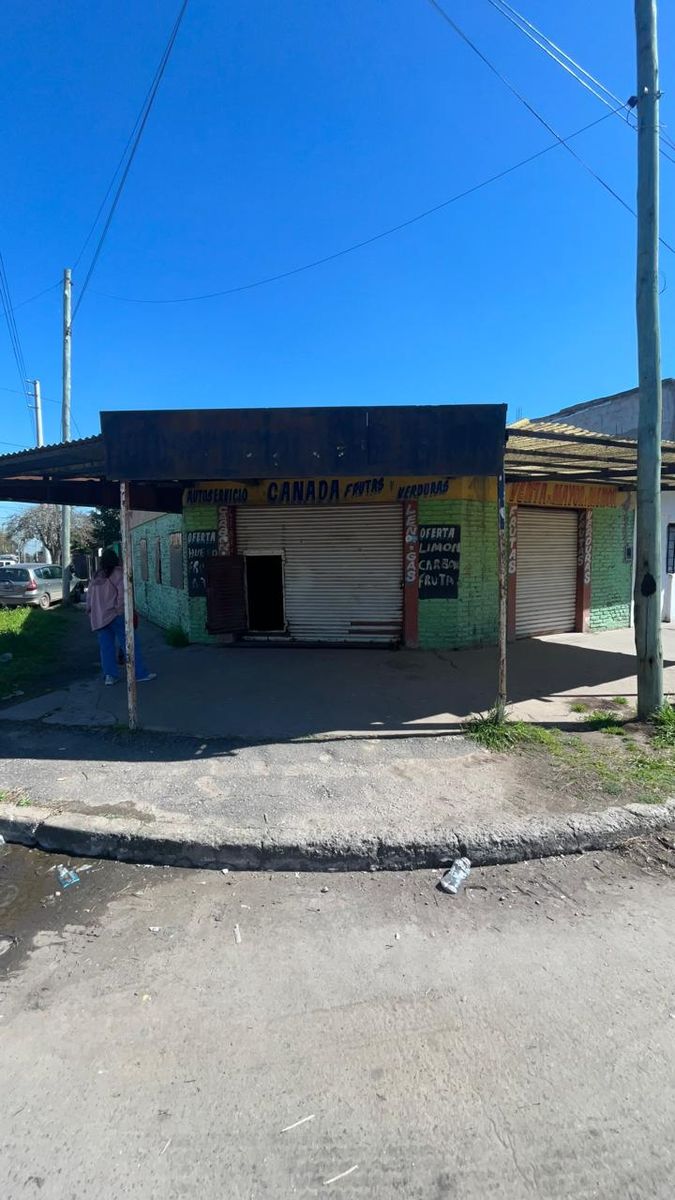 VENTA ESQUINA COMERCIAL mas casa y departamento