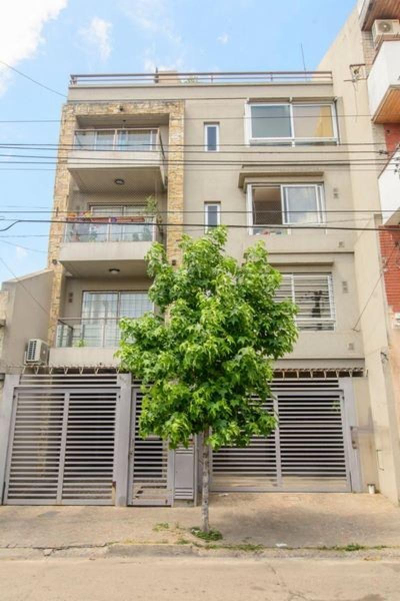 DEPARTAMENTO EN EDIF. DE 3 PLANTAS