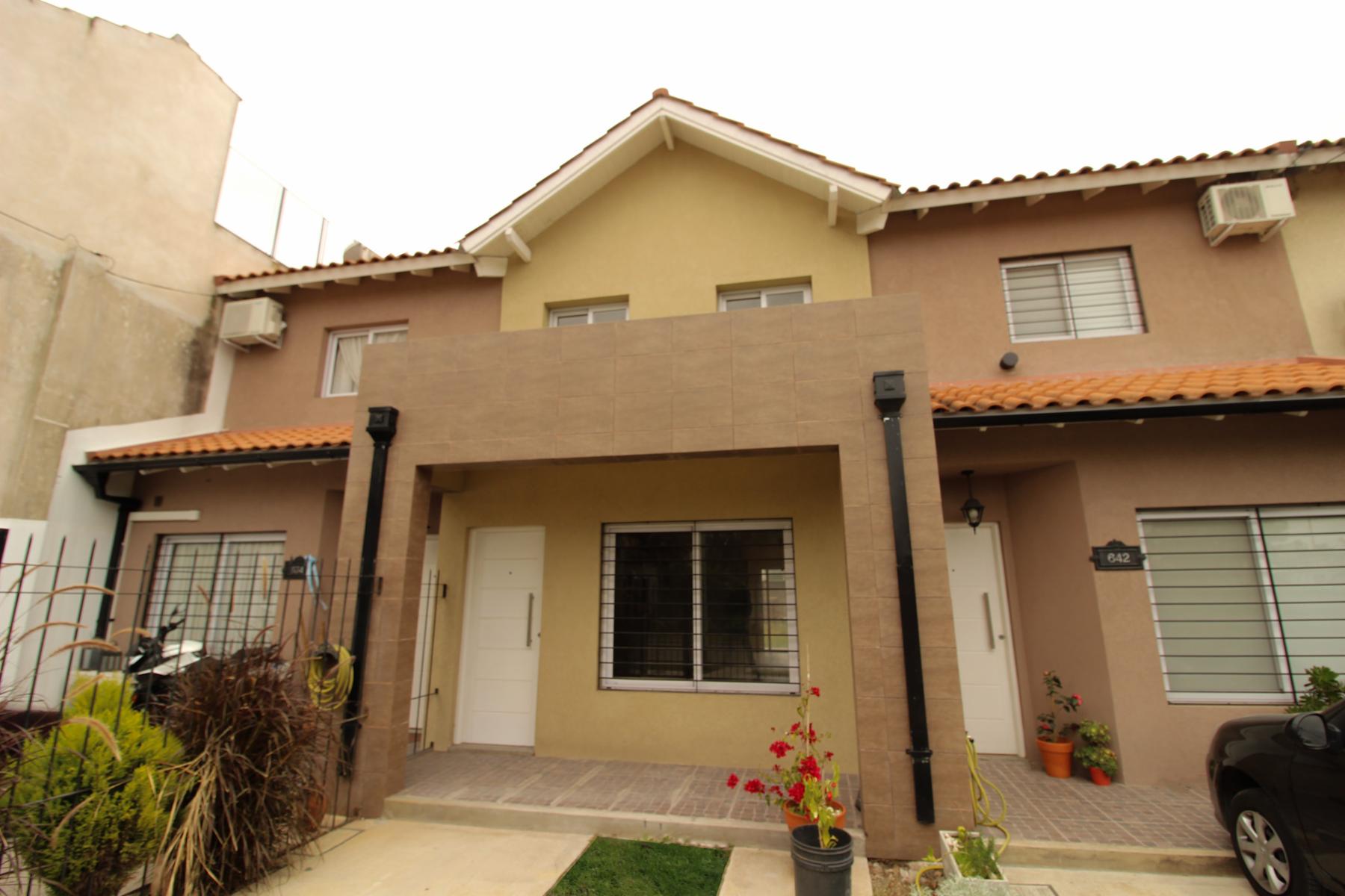 Duplex a estrenar en Ituzaingó 4 ambientes con parque