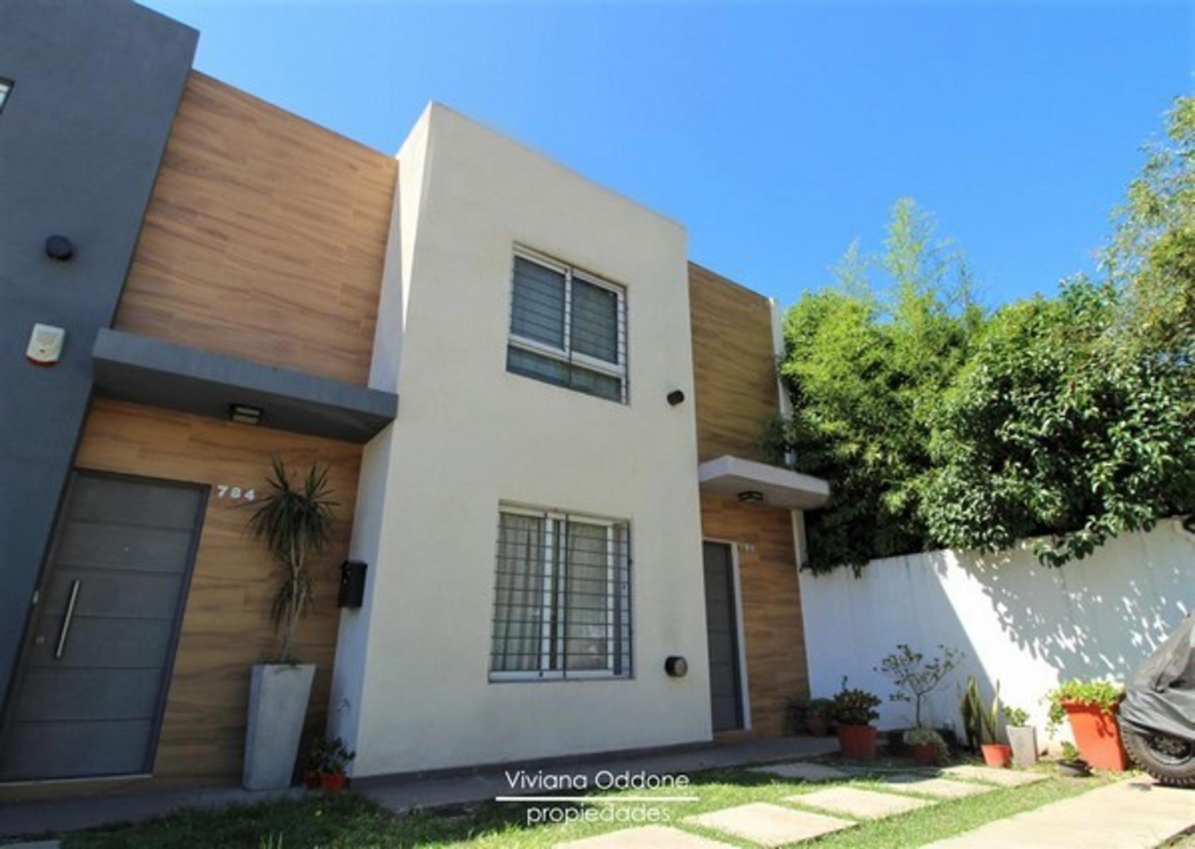 Dúplex minimalista en venta Ituzaingó