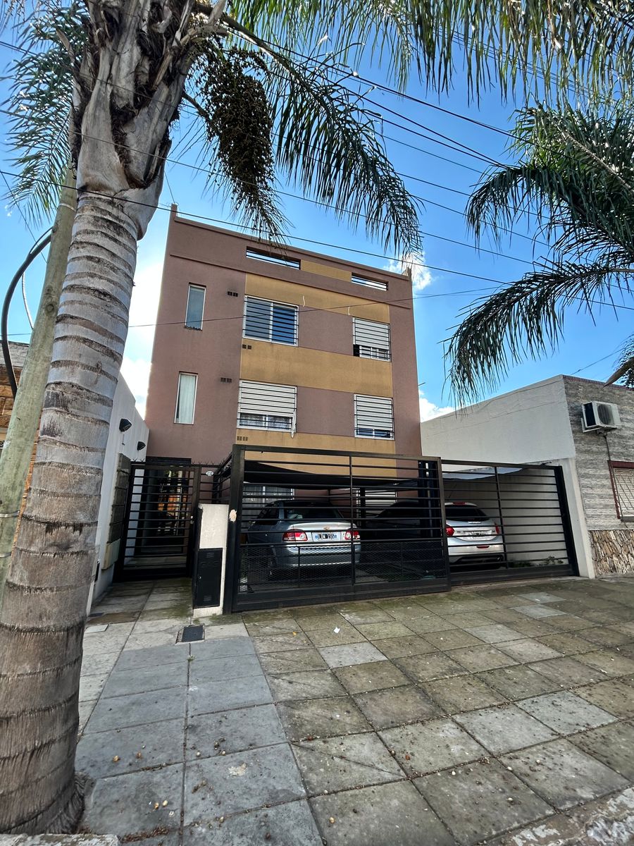 Excelente Departamento de 2 ambientes. San Justo centro