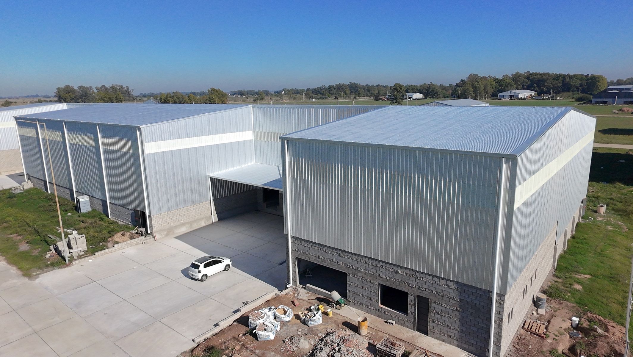 Excelente nave Industrial de 3600 mts2 en parque industrial. San Vivcente