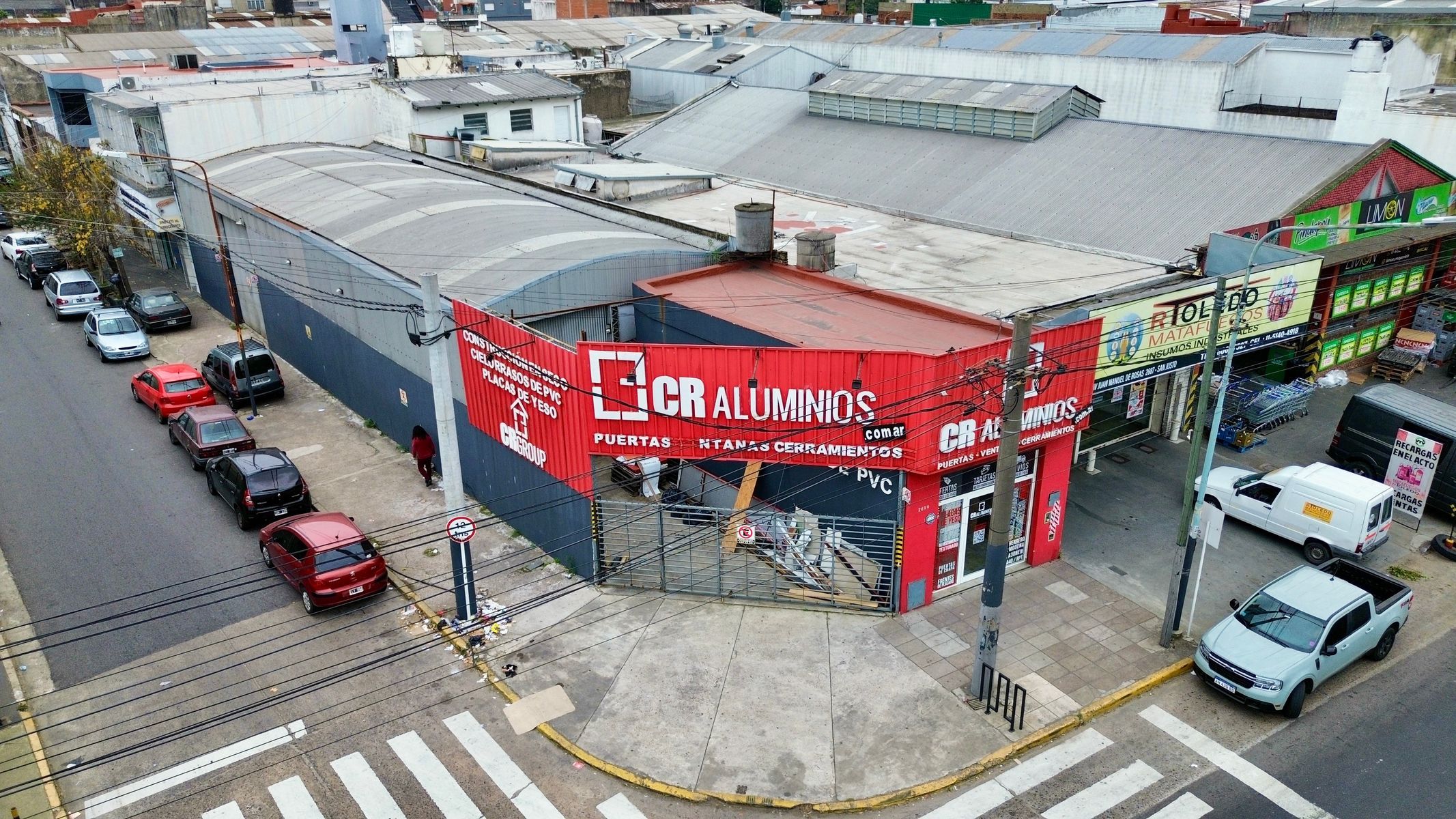 Excelente local comercial con Galpón/depósito