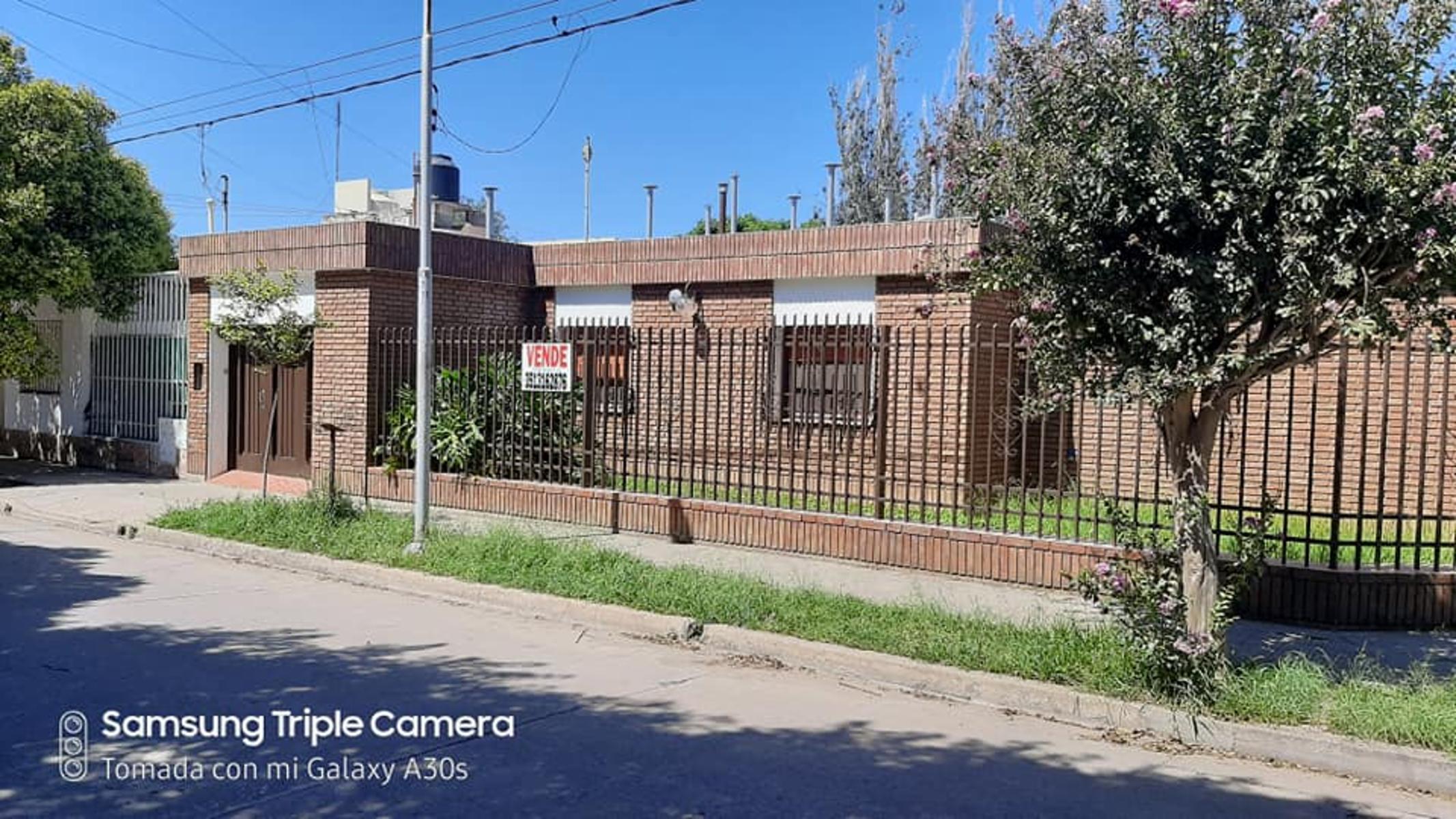 VENDO MAGNIFICA PROPIEDAD ZONA RESIDENCIAL... CESAR BERTOLOTTO (Movil: 351 5197548)