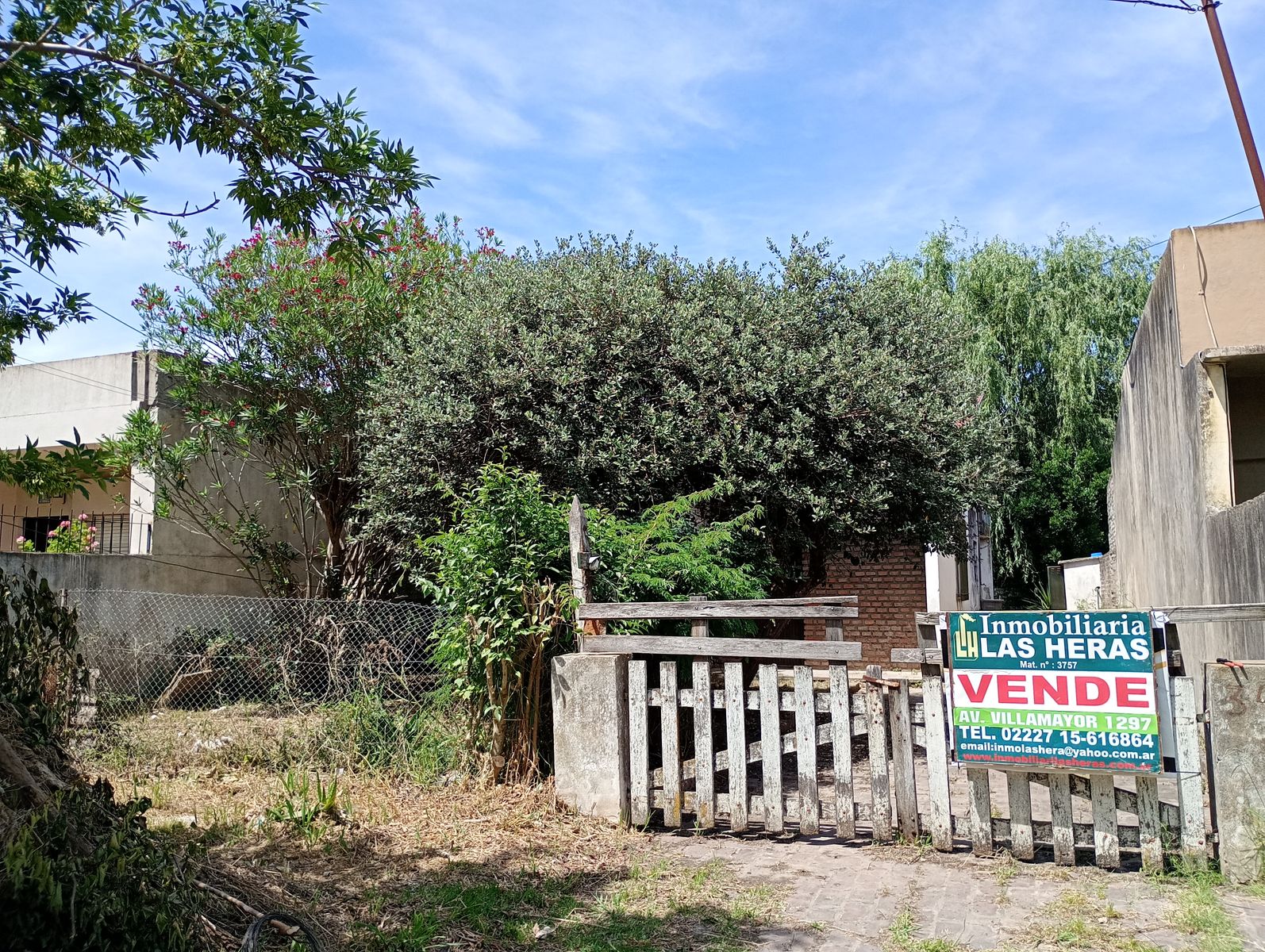 Vivienda sobre asfalto, muy buena ubicación