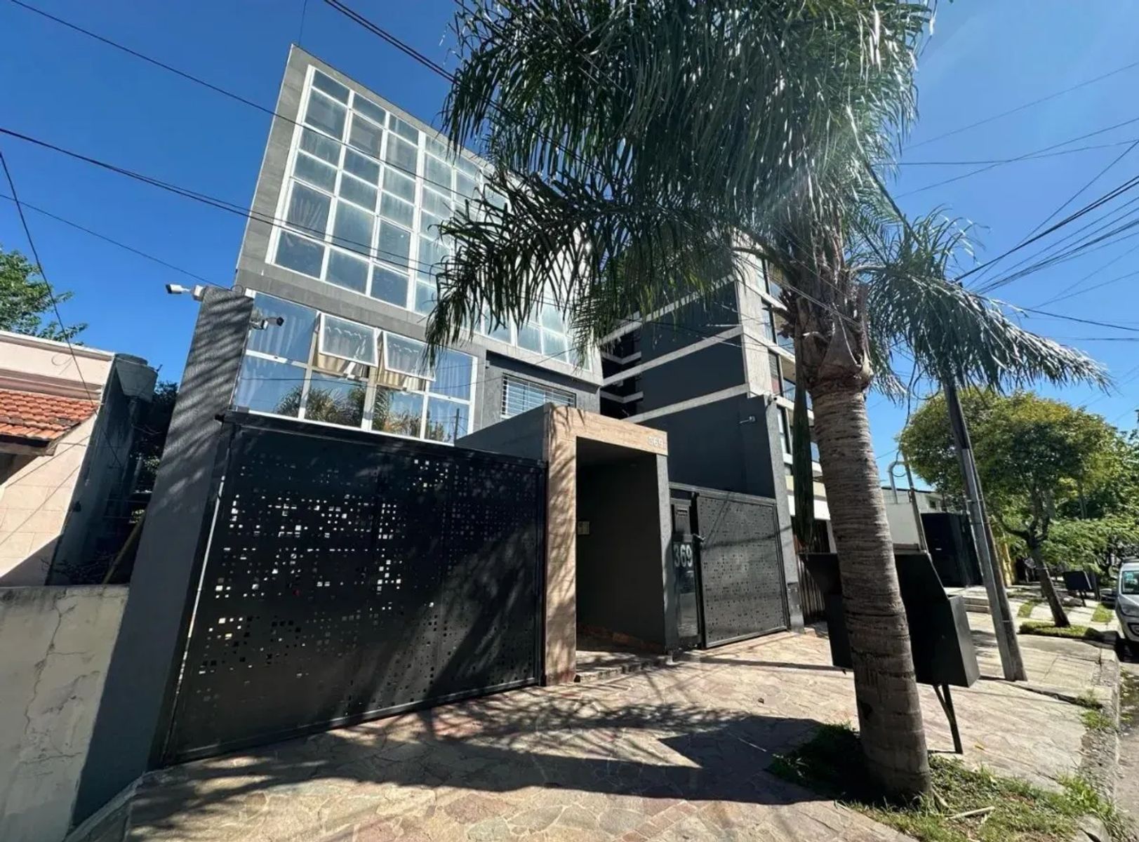 MONOAMBIENTE APTO CRÉDITO CON PATIO EN MORÓN SUR