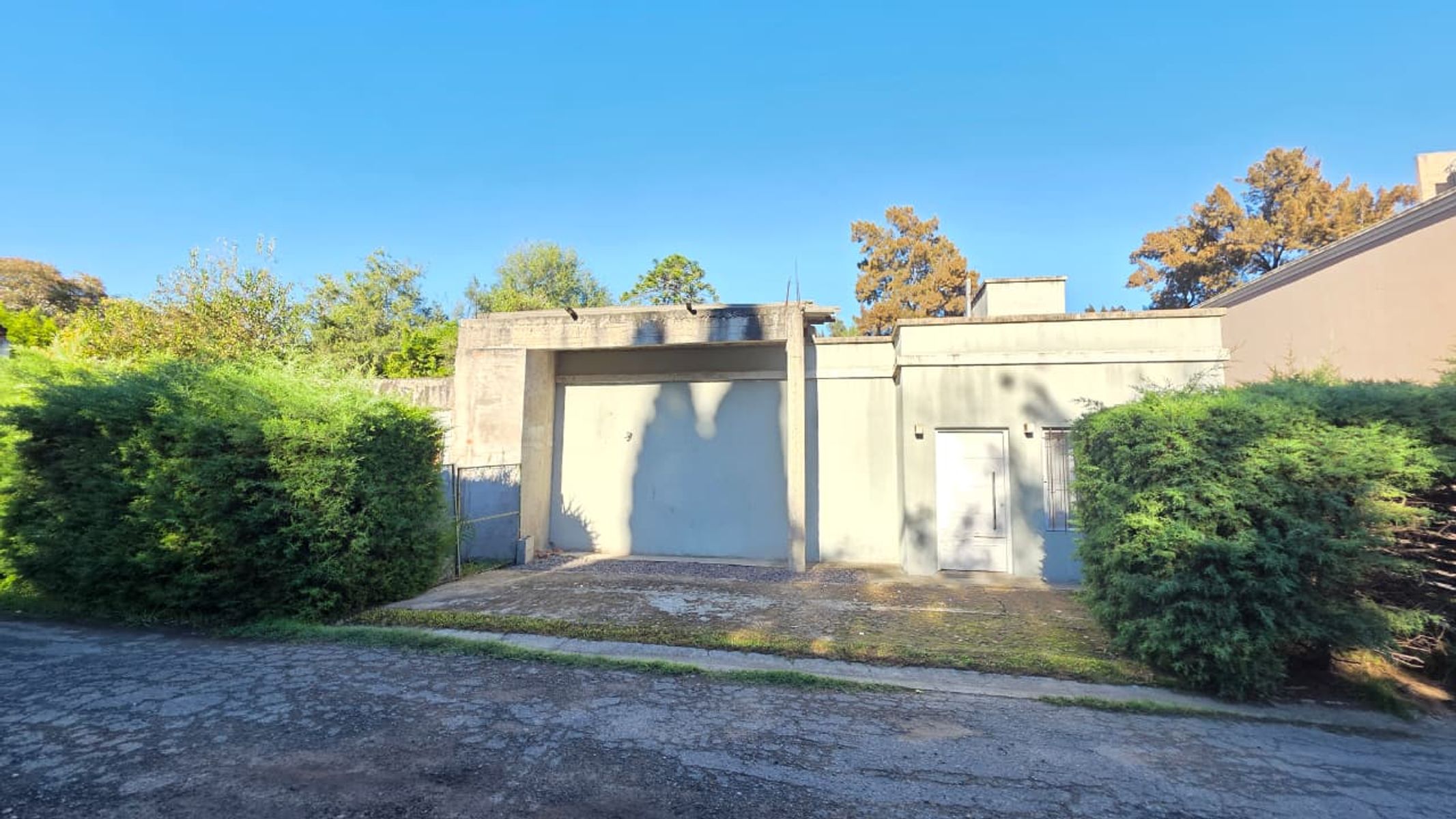 CASA 4 AMBIENTES EN CONDOMINIO EN VILLA UDAONDO