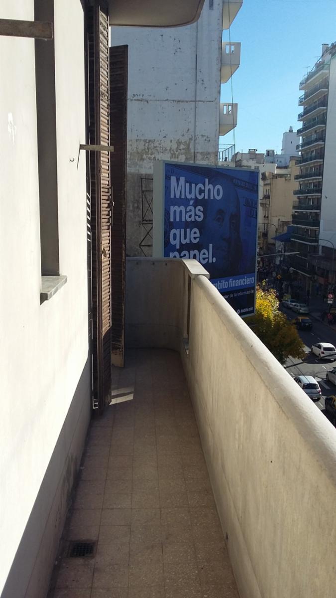 Semipiso 3 Amb. C/ Dependencia - 97 M² - Alberti al 0 (esq. Av Rivadavia al 2400) - CABA