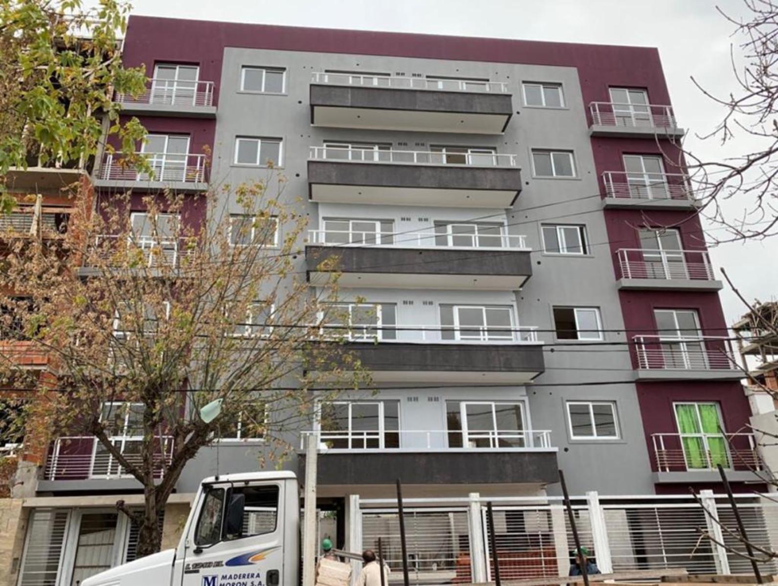 VENTA DEPARTAMENTOS DE DOS AMBIENTES DE CATEGORIA, JAKUZZI, PARRILAS SOLARIUM. U$S 60000