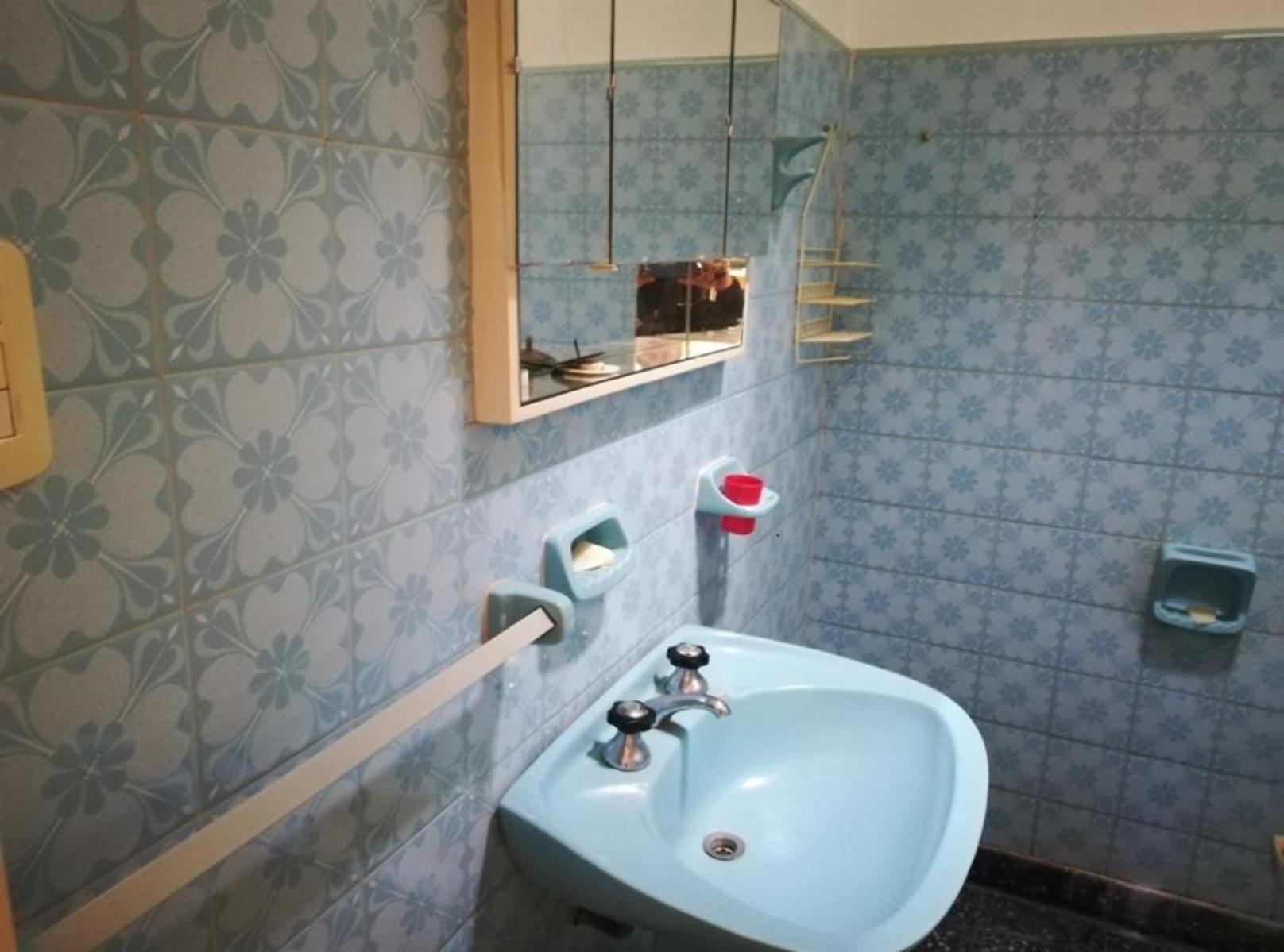 VENTA PH 3 AMBIENTES CON PATIO EN BIUENA ZONA DE MORON. U$S 65000