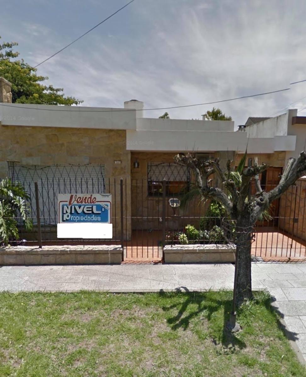 Casa de 3 amb , muy còmoda, medidas generosas, en inmejorable zona residencial. Venta Directa