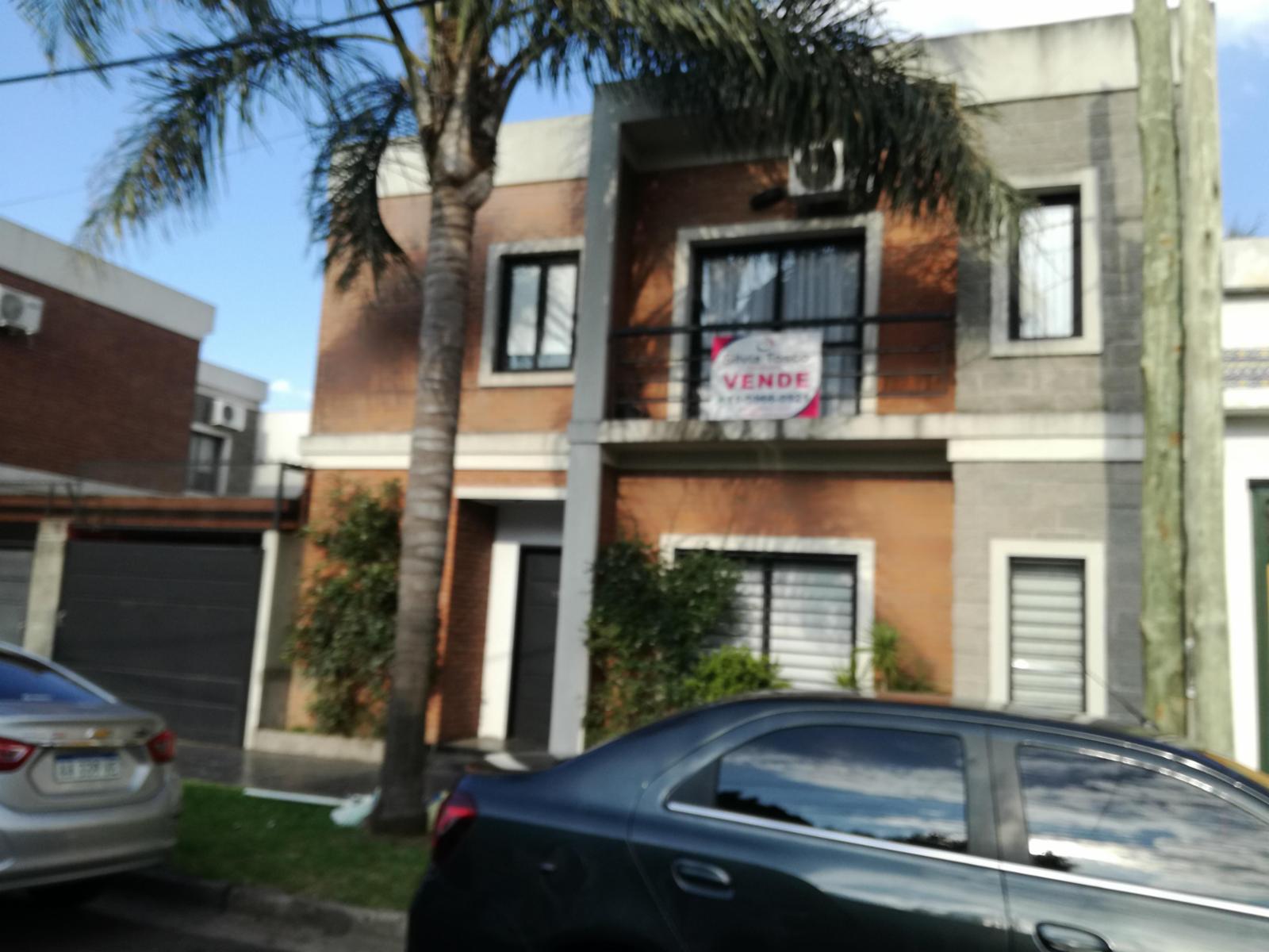 Duplex de lujo, impecable estado, construcciòn y ubicaciòn