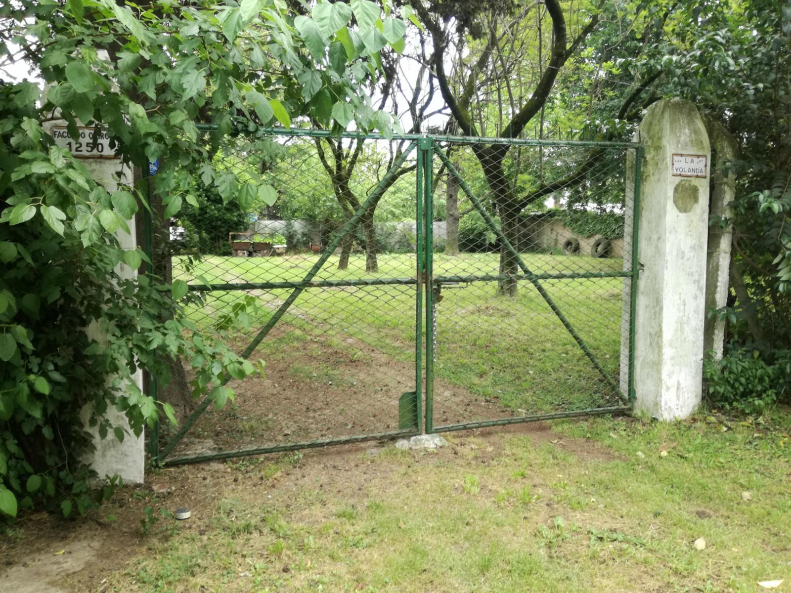 Casaquinta en Moreno sobre lote de 2000 m2