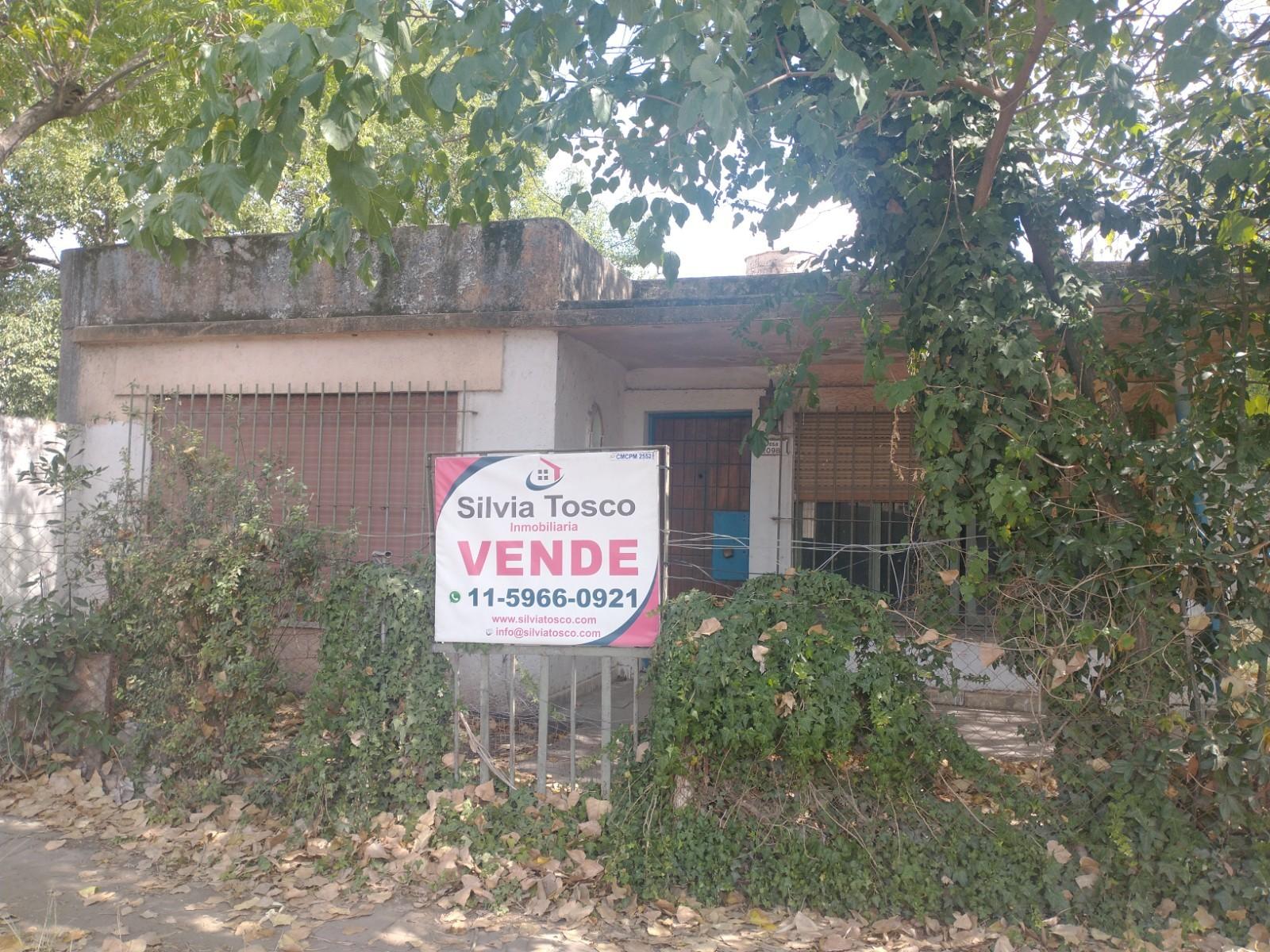 Tres casas en un lote de 655 m2 a una Cuadra de Martín Fierro