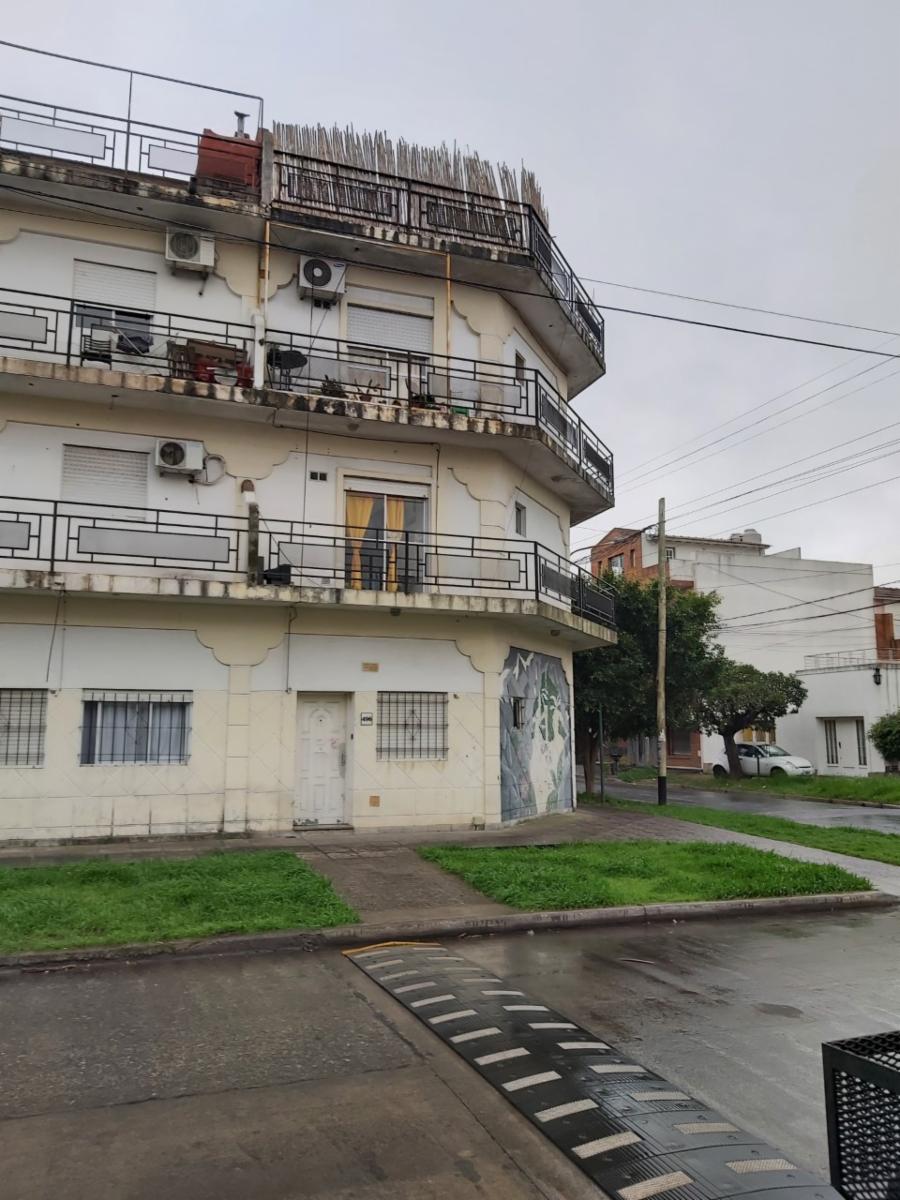 Venta de departamento de 2 ambientes en Villa Luzuriaga
