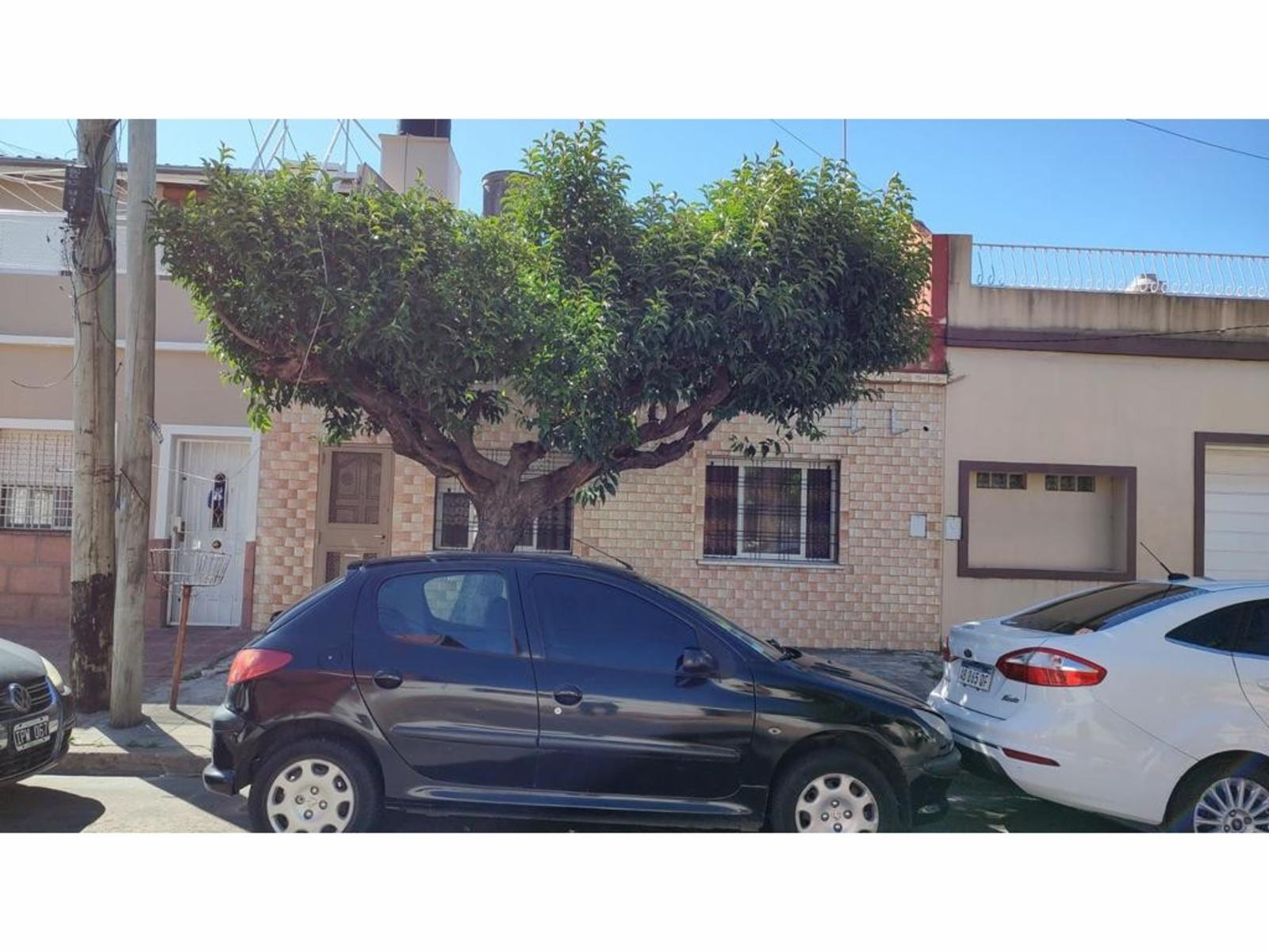 Casa de 3 ambientes con patio y terraza