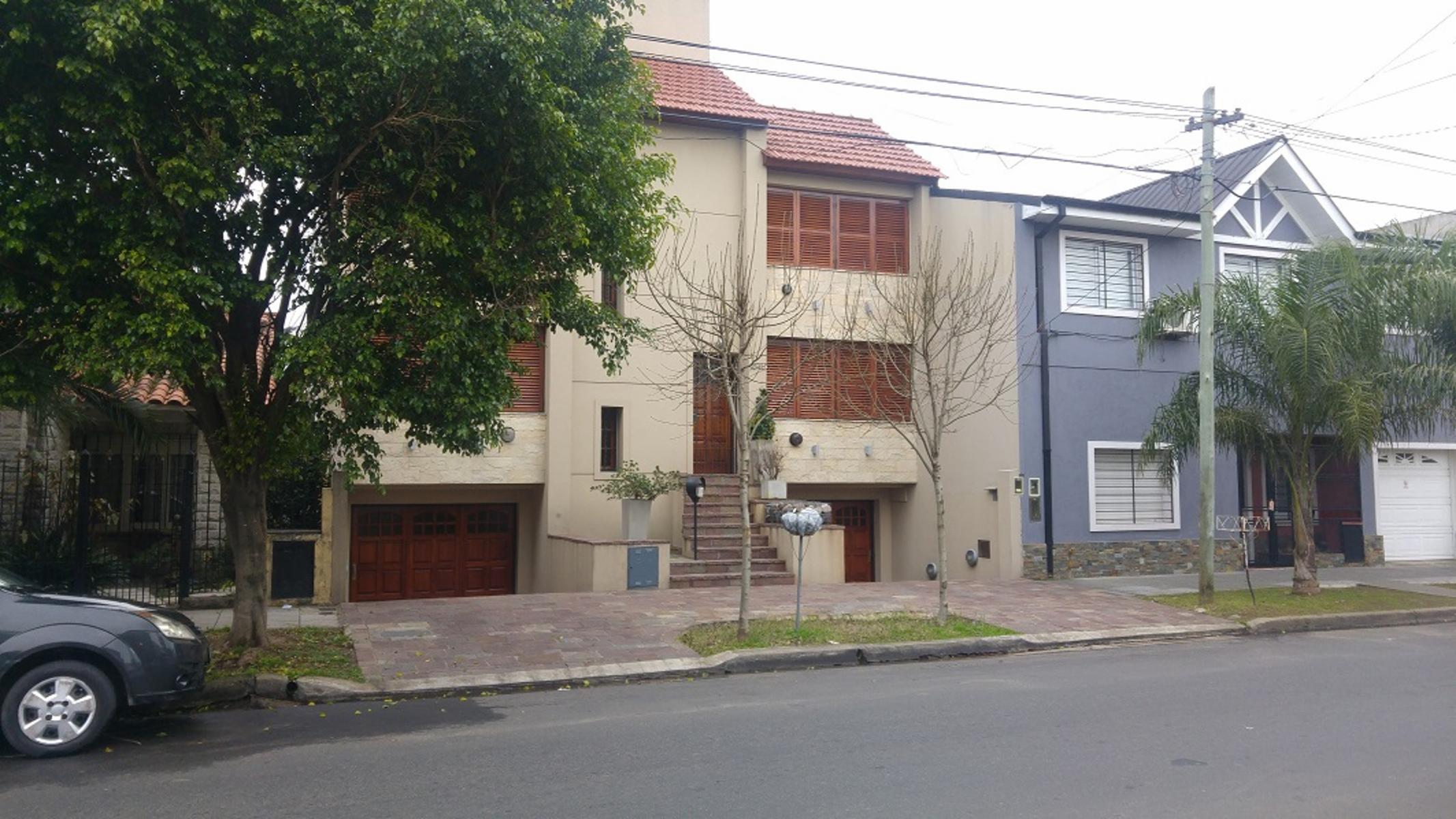 VENTA DE CASA 5 AMB EN BARRIO PILETA RAMOS MEJIA