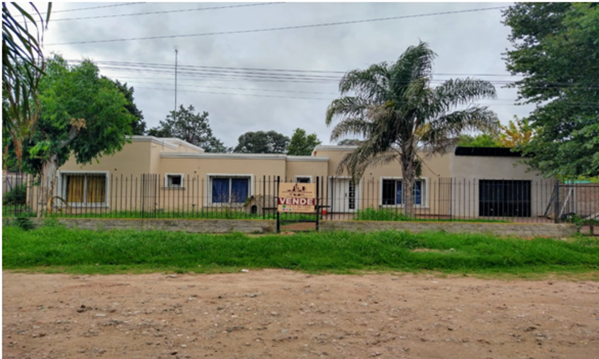 Alquiler Casa Quinta de 750 mts2 de terreno, una construcción de estilo minimalista, aire acondicionado en todos los ambientes y calefacción por losa radiante, totalmente equipada para pasar el día.