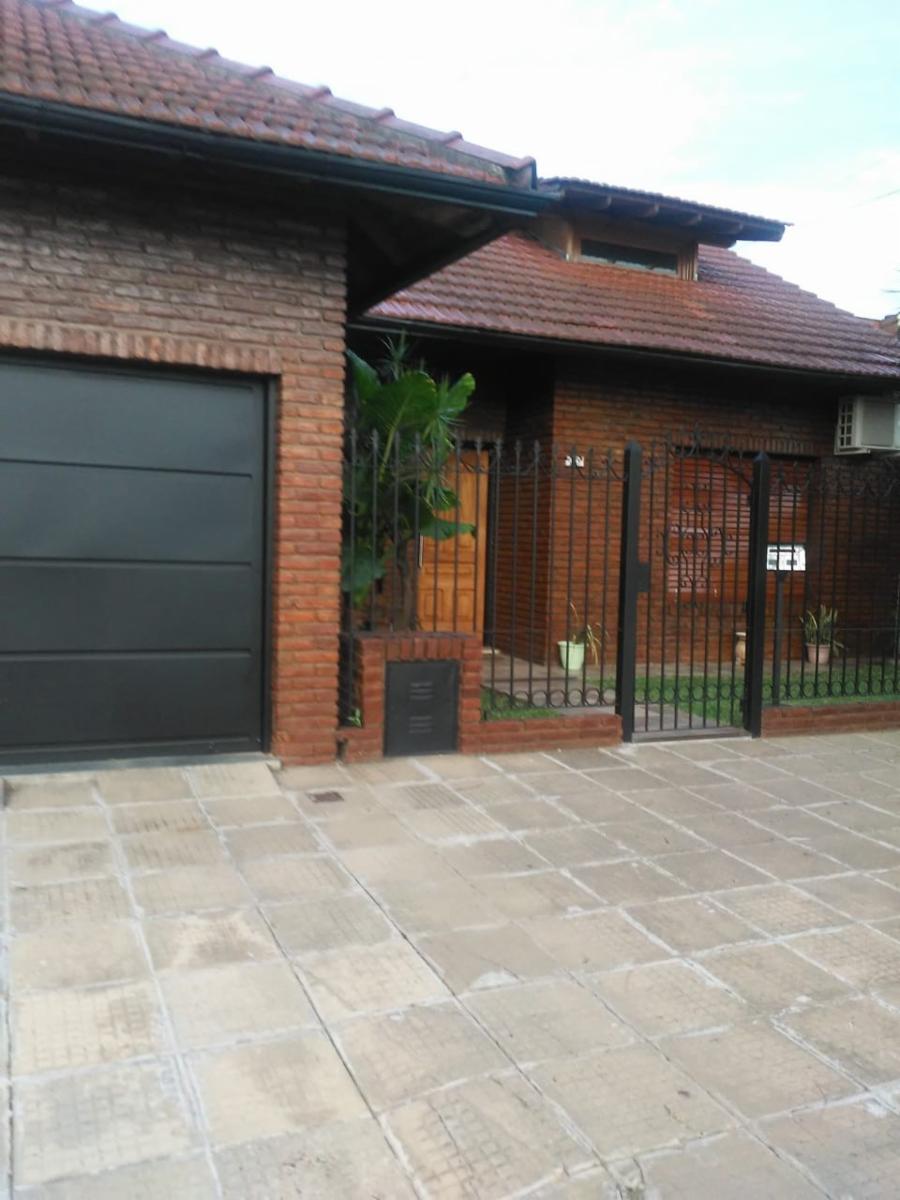 CHALET DE 4 AMBIENTES EN VENTA - MORON SUR