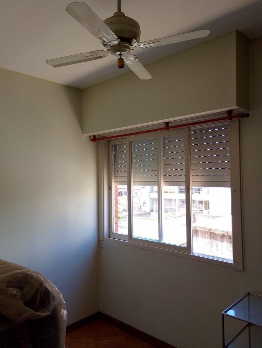 EXCELENTE DEPARTAMENTO CLASICO EN MORON CENTRO