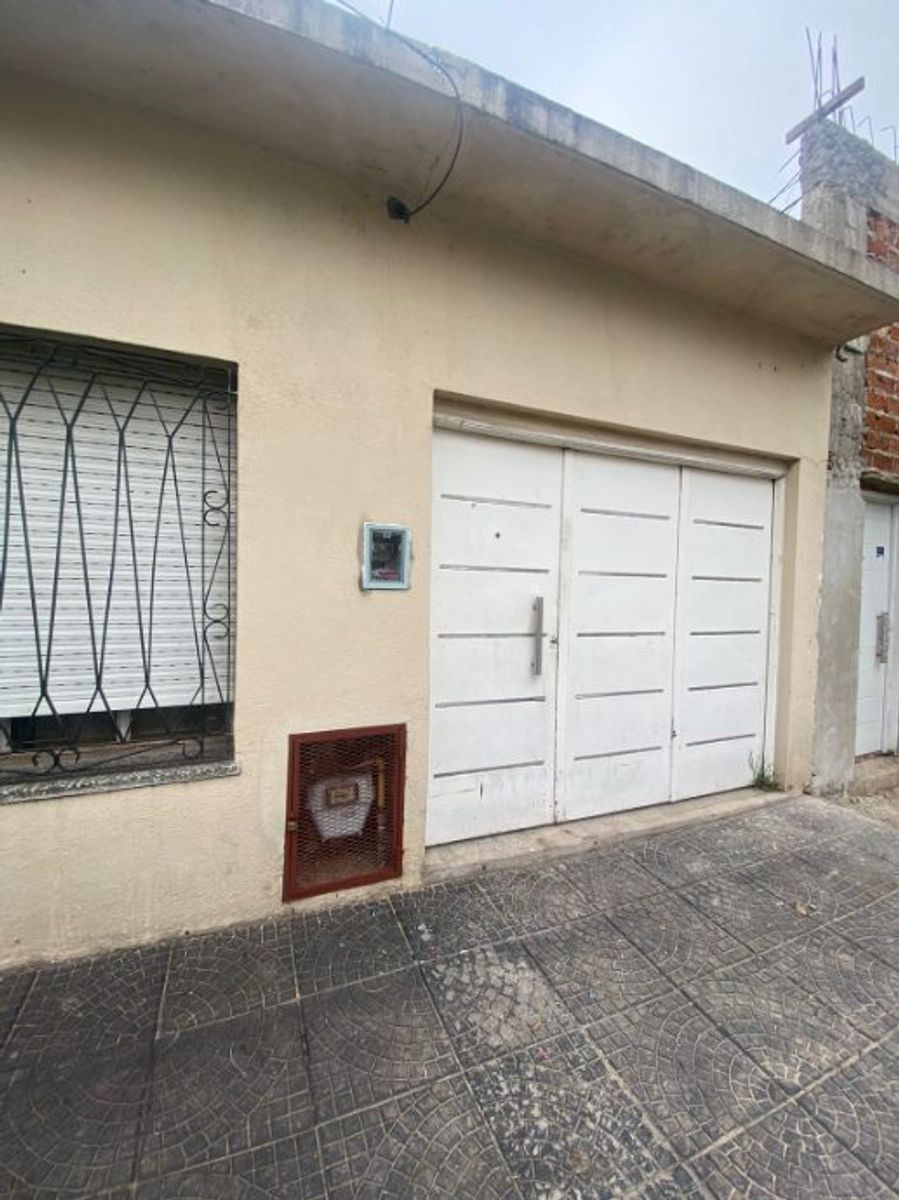 CASA PH DE 2 AMBIENTES