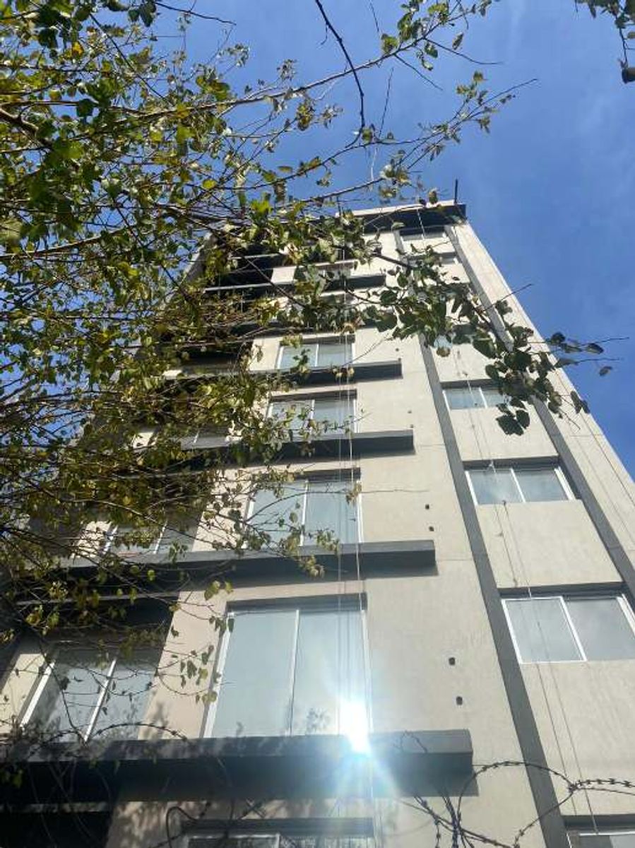 - DEPARTAMENTO DE 2 AMBIENTES A ESTRENAR AL FRENTE -