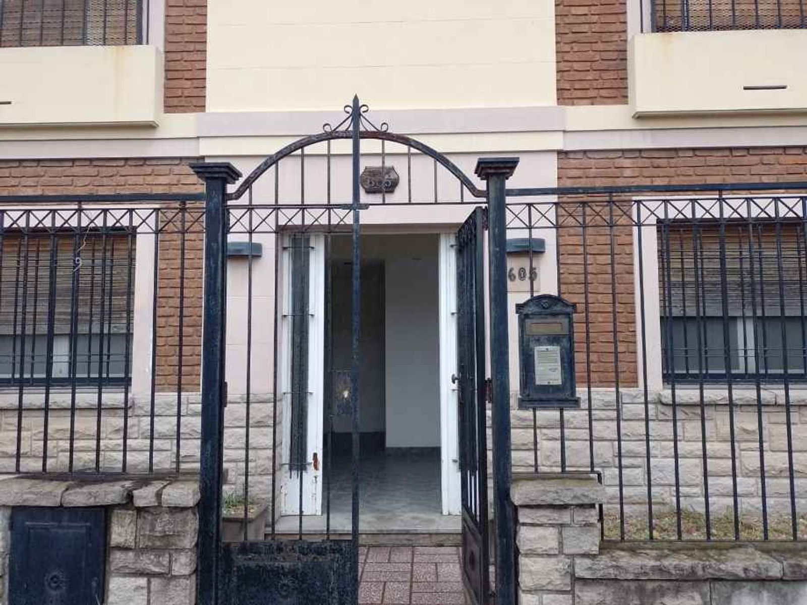 - DEPARTAMENTO DE 2 AMBIENTES EN ALQUILER
