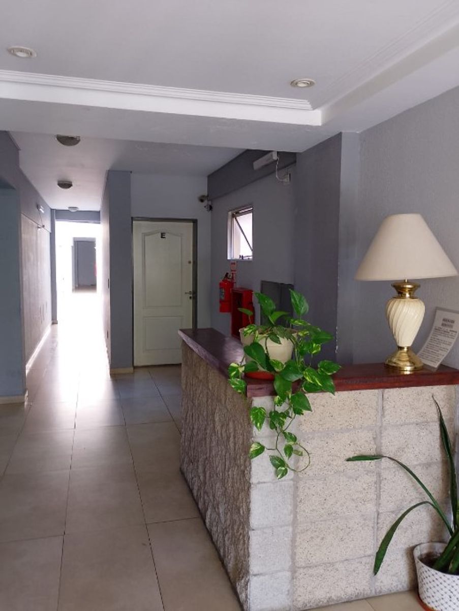 DEPARTAMENTO EN ALQUILER DE 2 AMBIENTES CON COCHERA