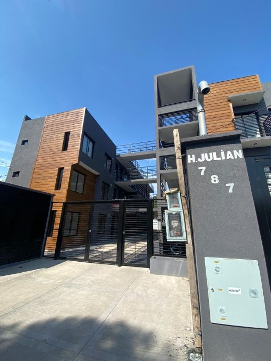 DEPARMENTO 2 AMBIENTES EN PLANTA BAJA CON COCHERA -