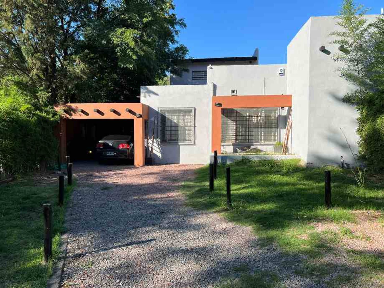 CASA DE 6 AMBIENTES EN EXCELENTES CONDICIONES - VILLA UDAONDO