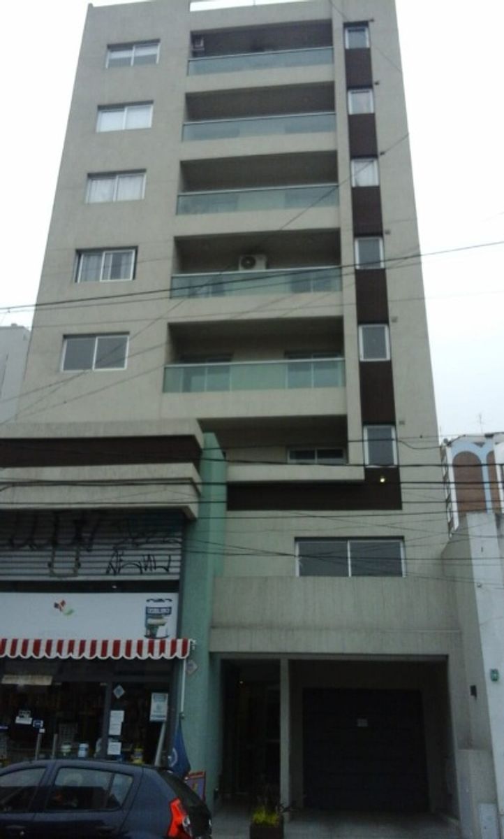 COCHERA CUBIERTA EN VENTA - MORON NORTE