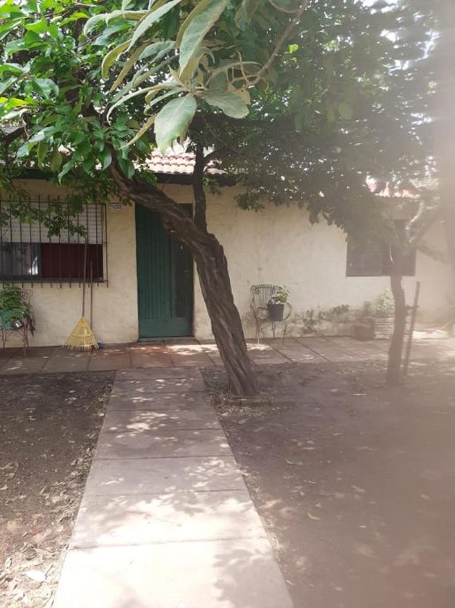 - CASA A REFACCIONAR DE 3 AMBIENTES -