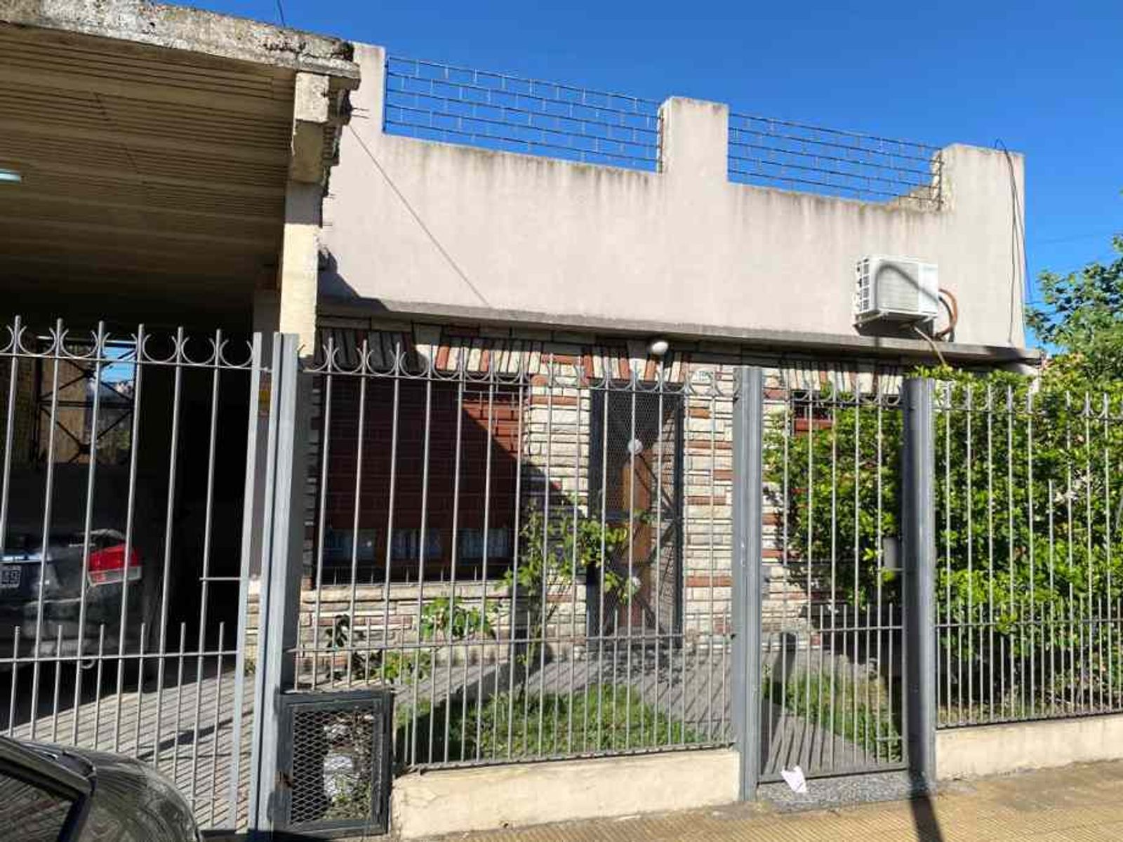 CASA AMERICANA DE 3 AMBIENTES EN VENTA - MORON SUR