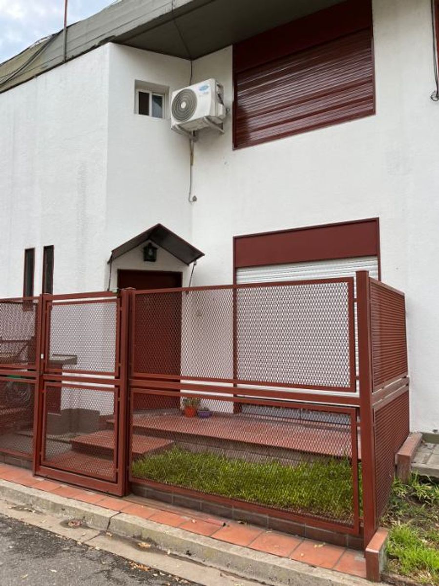 CASA PH DE 4 AMBIENTES