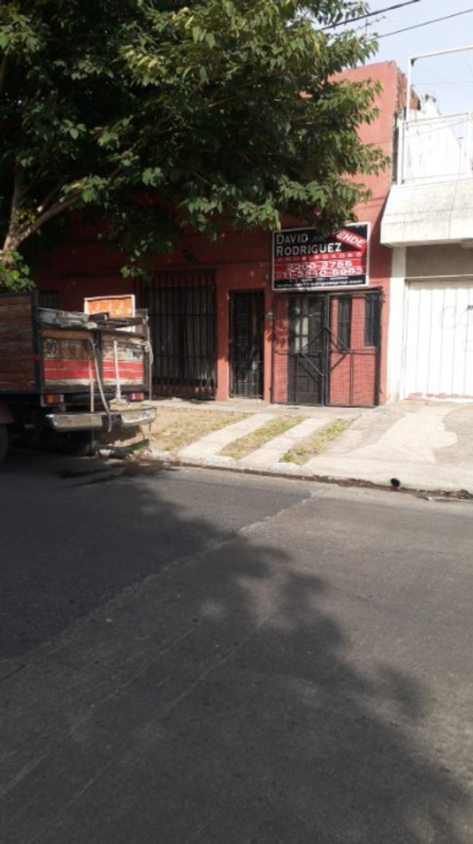 - BLOCK TRES DEPARTAMENTOS DE 2 AMBIENTES -