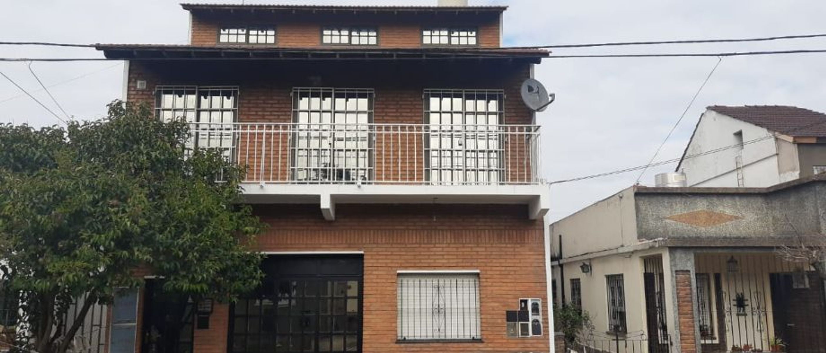 BLOCK DE 3 DEPARTAMENTOS A LA VENTA
