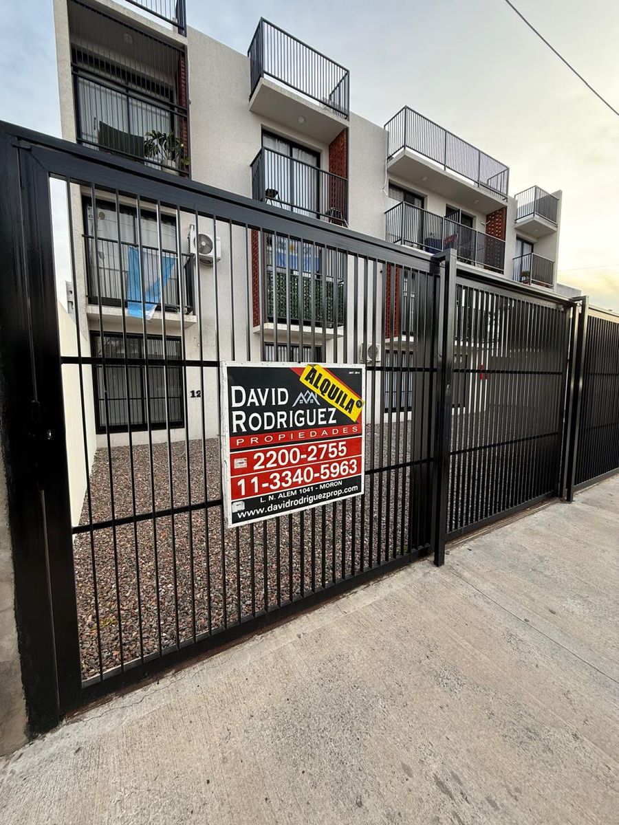 DEPARTAMENTO DE 2 AMBIENTES CON COCHERA EN ALQUILER - MORON SUR