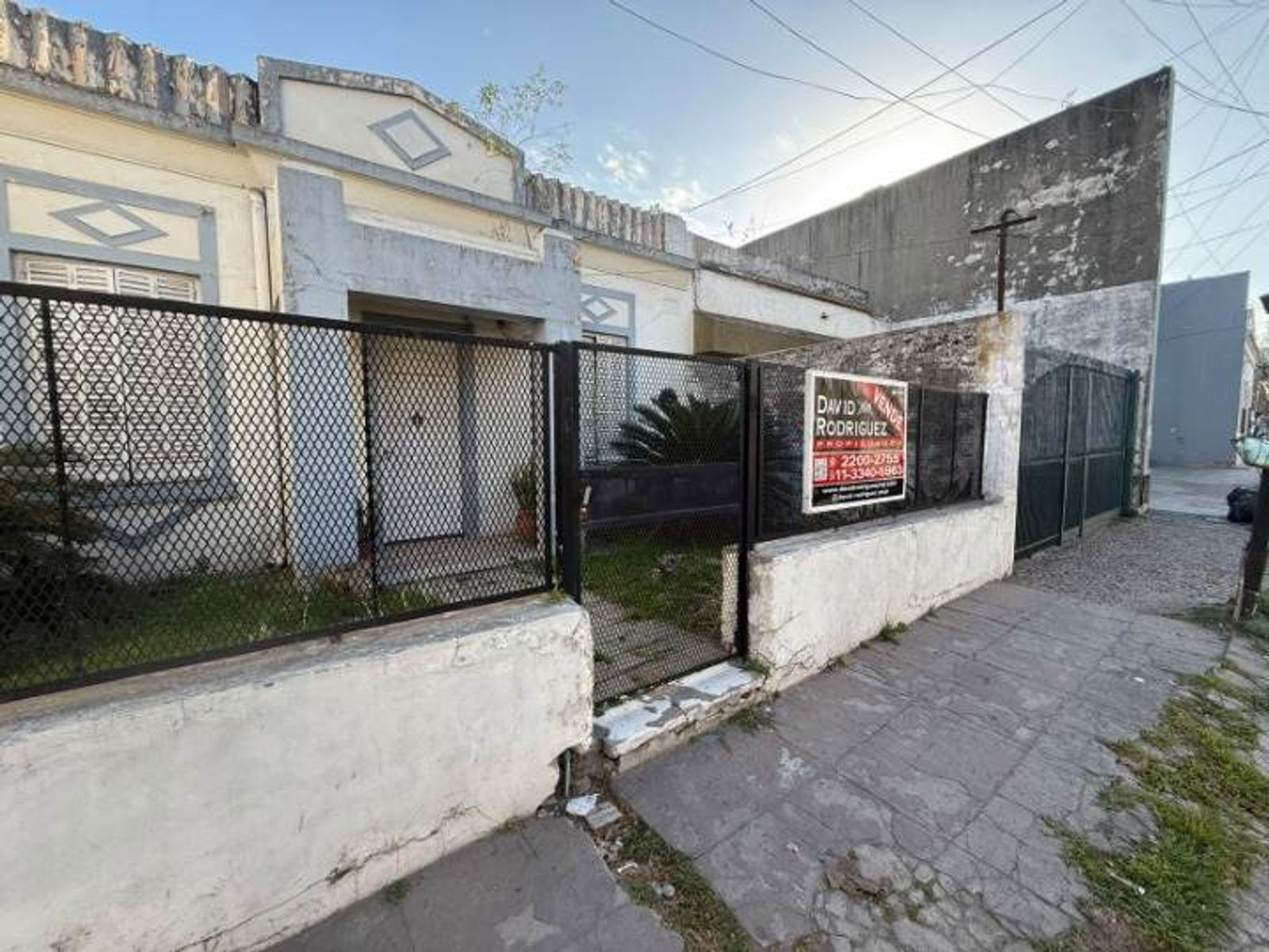 CASA A REFFACIONAR DE 4 AMBIENTES