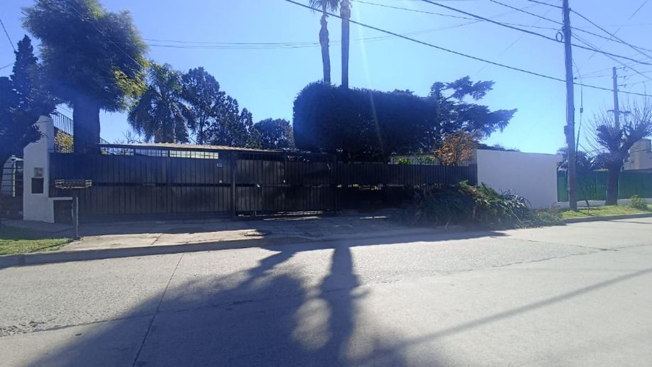 - CHALET DE 4 AMBIENTES EN UNA PLANTA